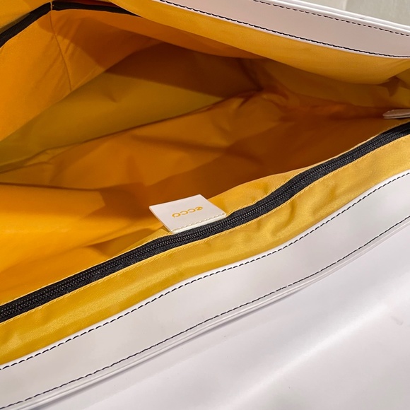 ECCO White Messenger Bag Shoulder Bag - Picture 9 of 16